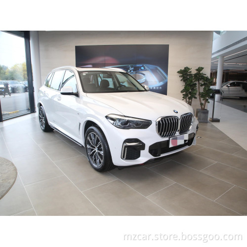 Luxe BMWX5 2022 Gemodificeerd XDrive30Li M Sports pak benzineauto 5-deurs 5-deurs SUV SUV Hoge snelheid 215 km
